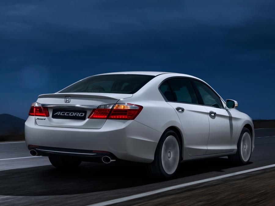  Honda Accord Sedan 2013 года  (CIS) (фото 10 из 30)